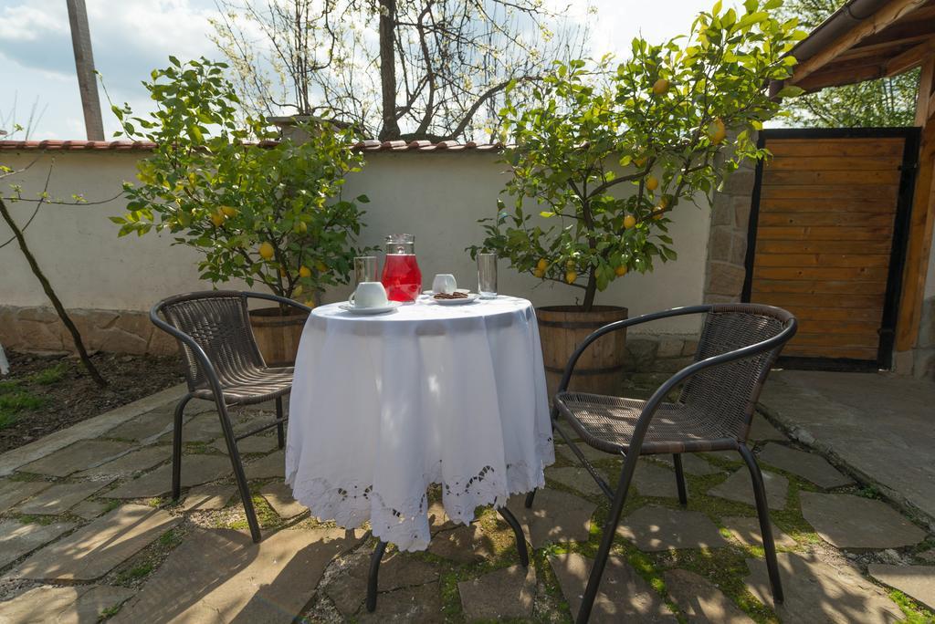 Marinovata Kashta Guest House Veliki Preslav Exterior photo