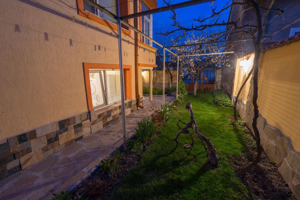 Marinovata Kashta Guest House Veliki Preslav Exterior photo